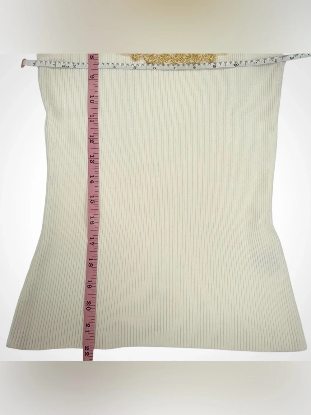 Cache Y2K Retro Small Ivory
Cream Micro Ribbed Gold Beaded Scoop Neck Top Size S - Picture 6 of 7